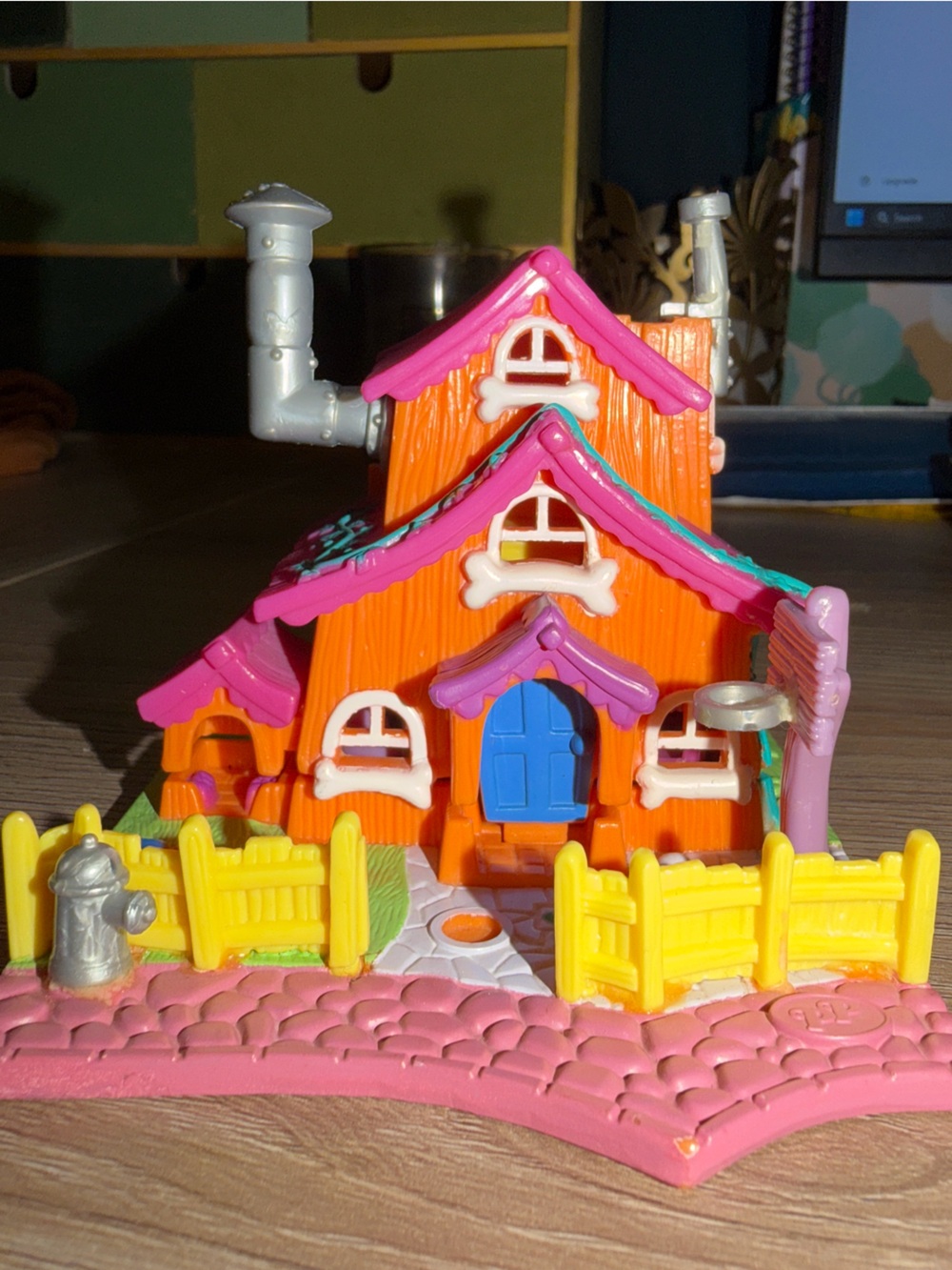 Vintage 1994 Bluebird PollyPocket Dog House